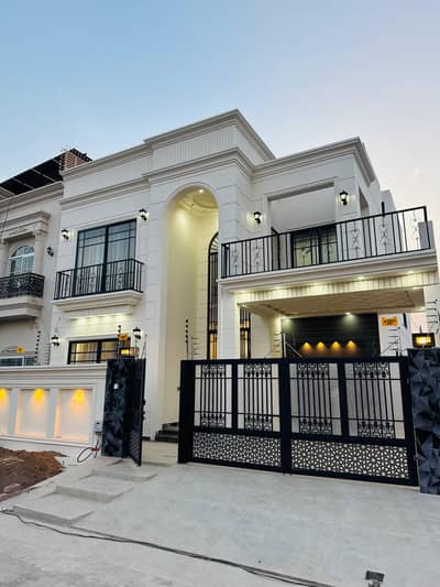 Prime Location House Sized 10 Marla In DHA Phase 1 - Sector B1