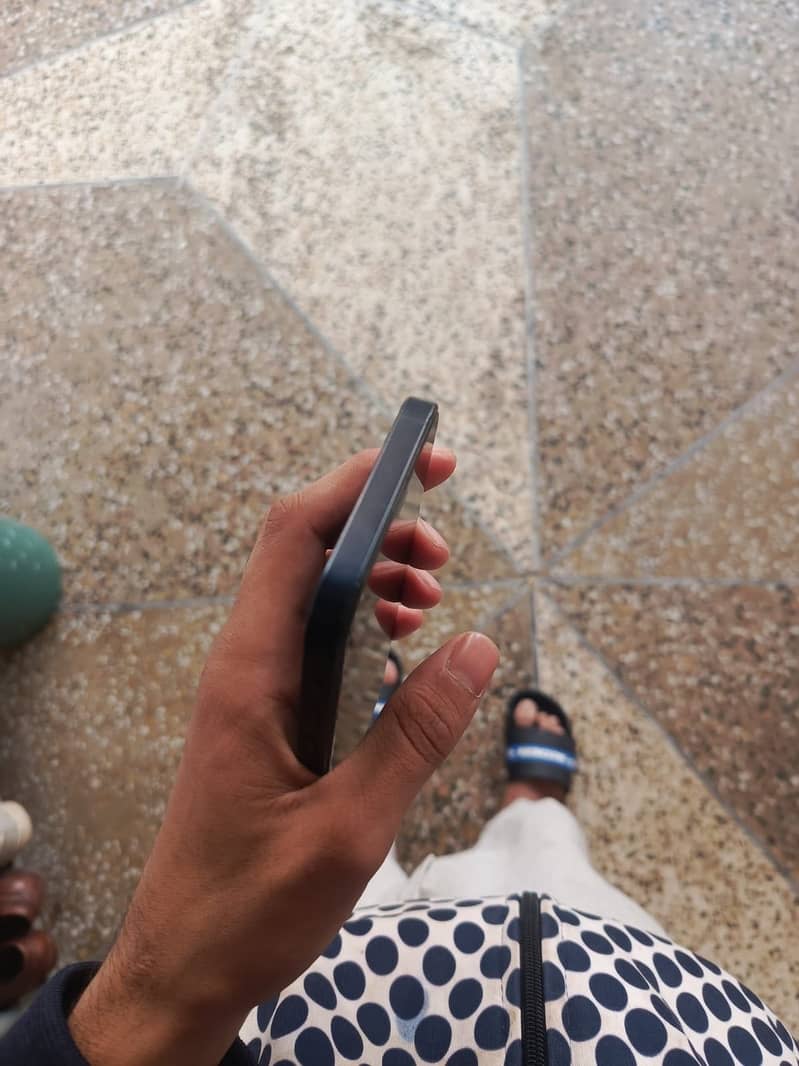 Apple iPhone 12 10