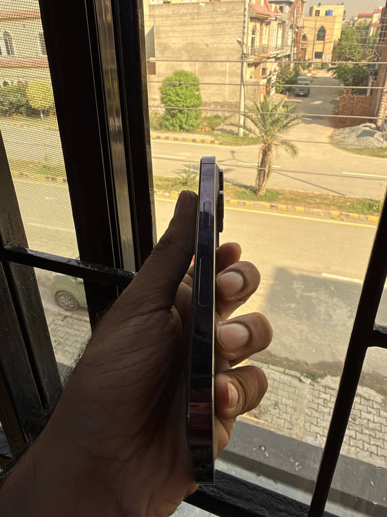 Apple iPhone 14 Pro 4