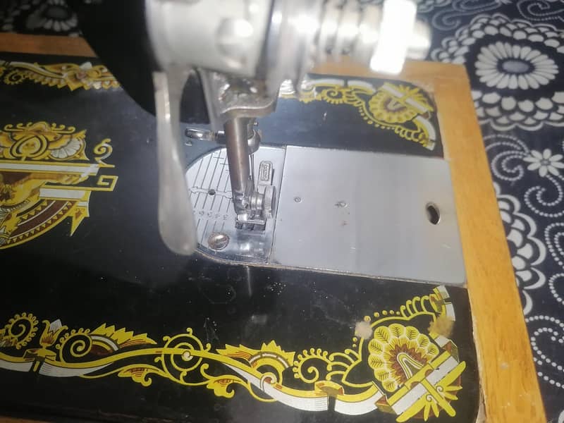 New SINGER SEWING MACHINE 4