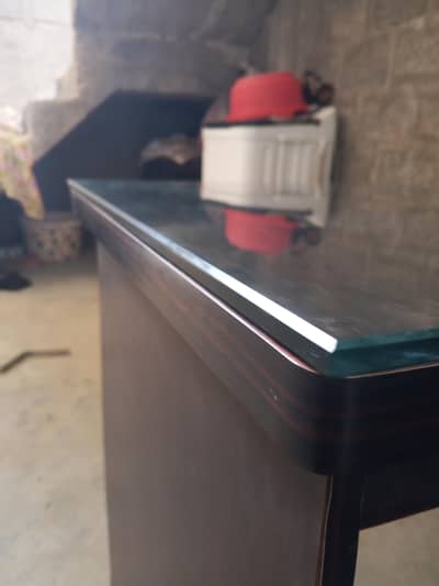office table an chiar