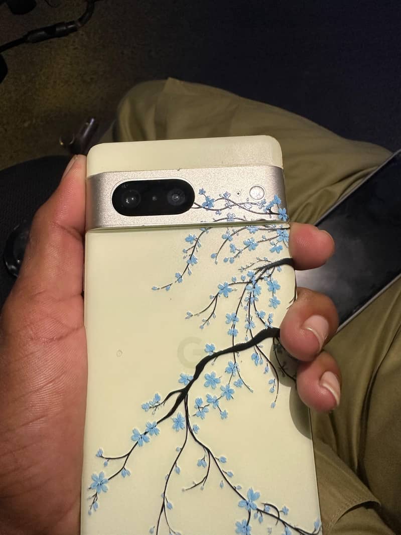 Google Pixel 7 4