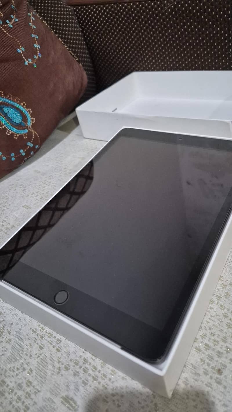 ipad 9th Generation 64GB 10/10 4