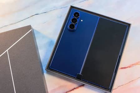 Samsung Mobile Z Fold 7 PTA Approved 10/10 512gb just box open
