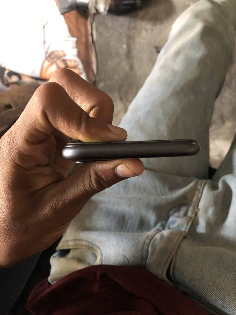 Apple iPhone 11 3