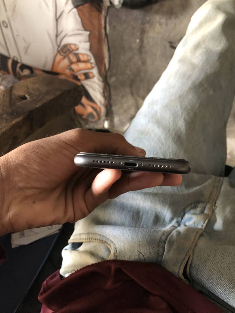 Apple iPhone 11 5