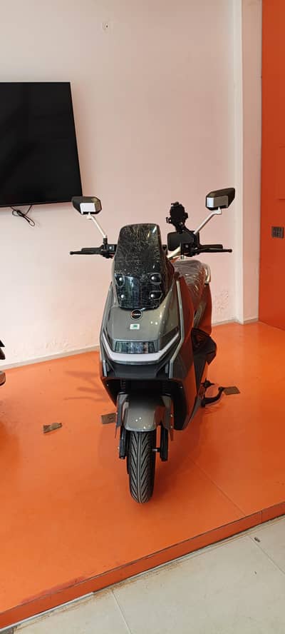Deloc Evee Electric Scooter Delivery Free