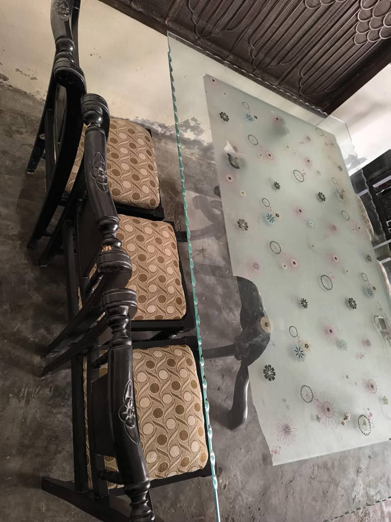 Dining Table with 6 Chairs 1