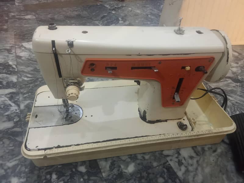 Singer sewing machine 1