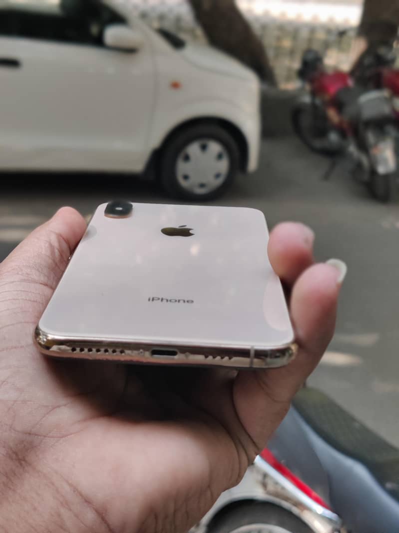 Apple iPhone XS Max 6