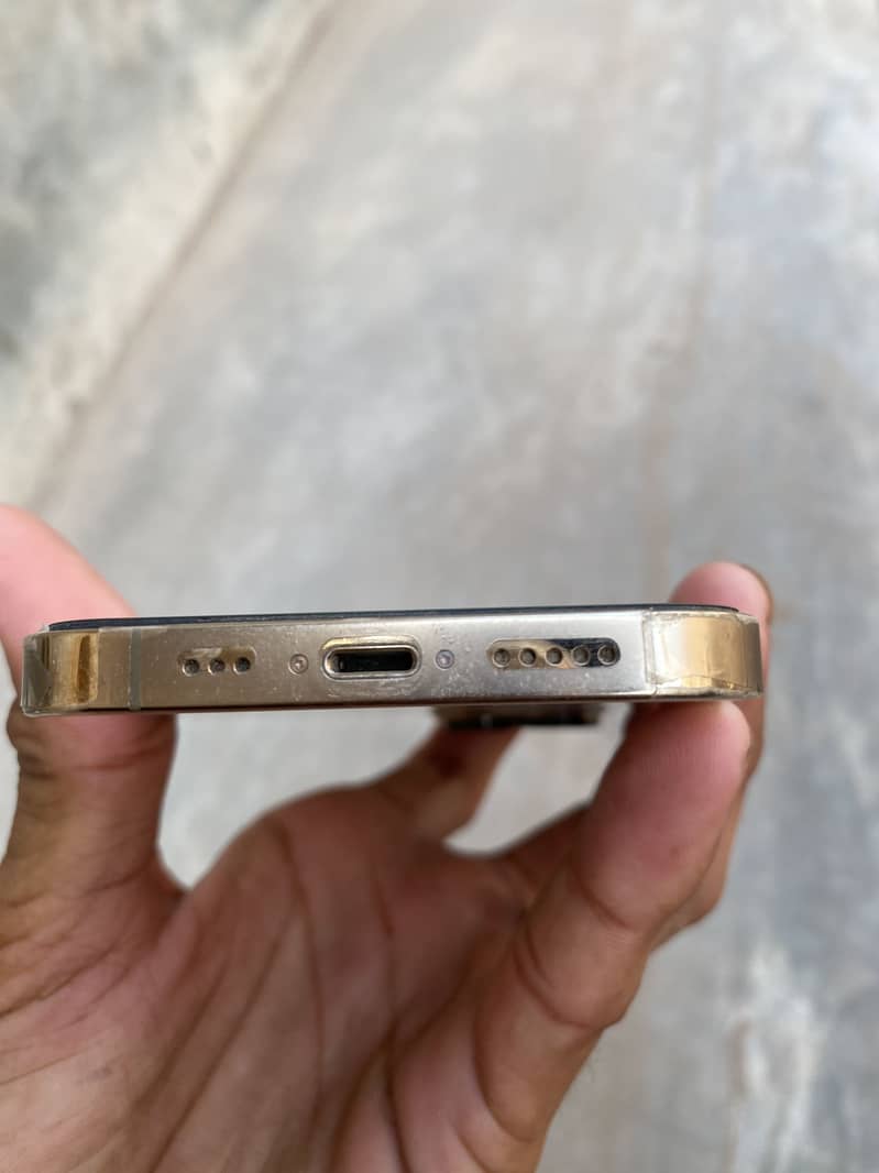 iPhone 13 Pro case need 2