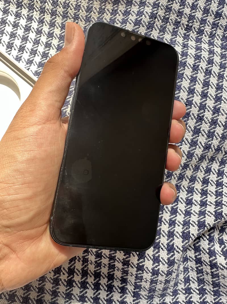 Apple iPhone 14 3