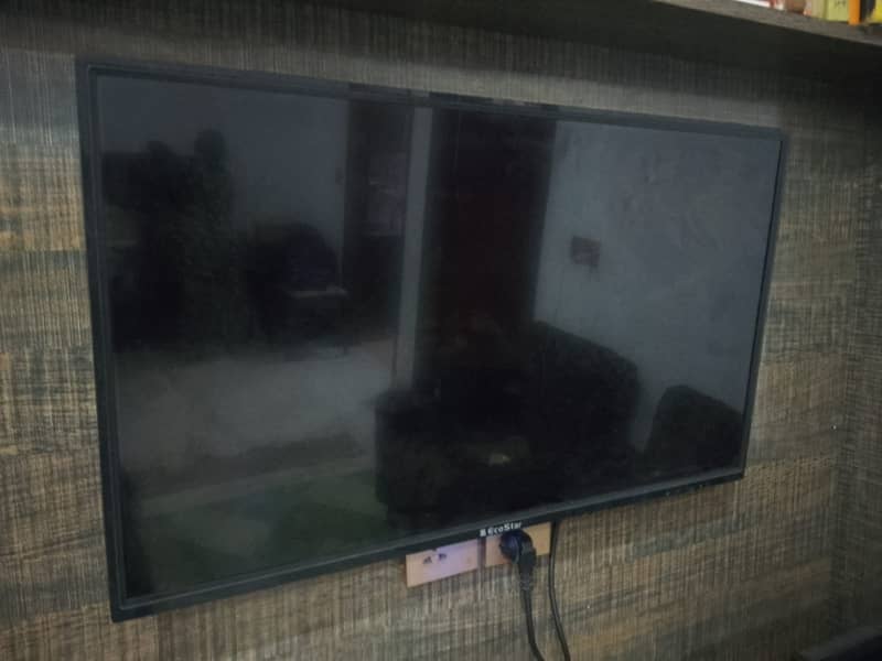 Eco Star 32" LED simple with android device 2