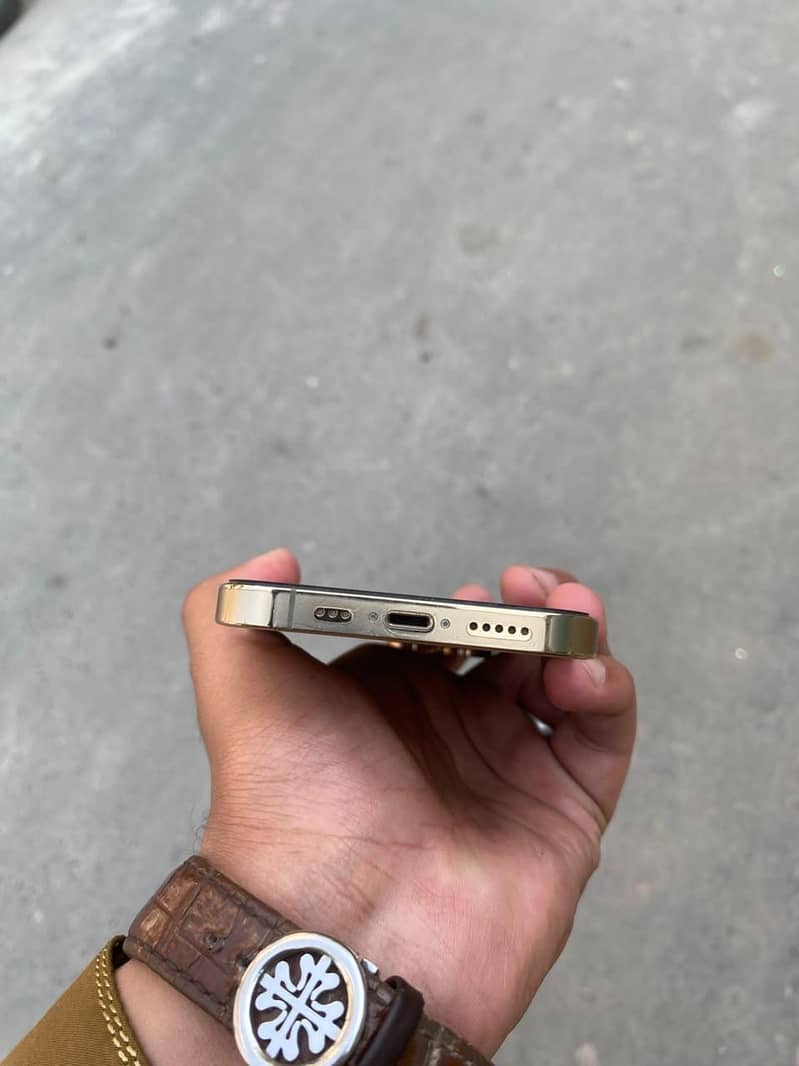 Apple iPhone 13 Pro 3