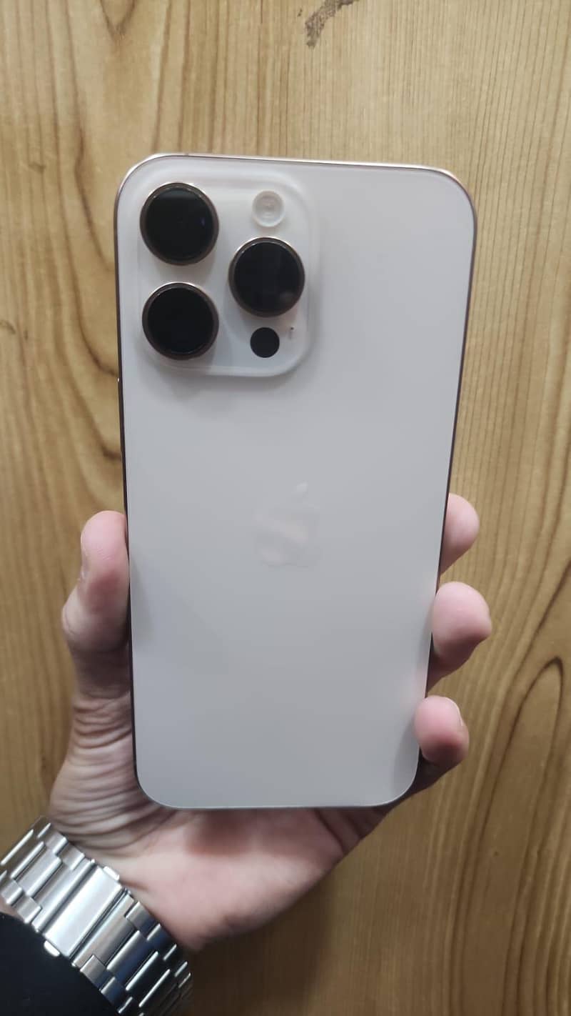 Apple iPhone 16 Pro Max jv 0