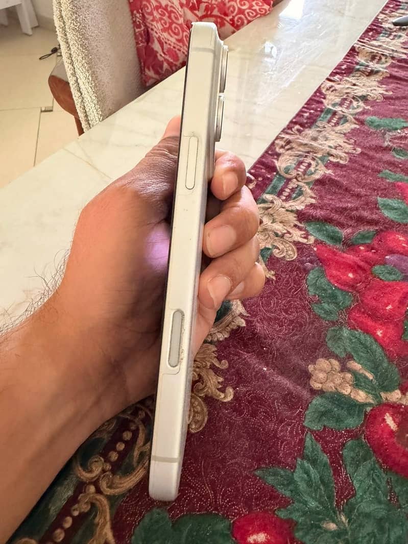 Apple iPhone 17 Pro Max 2