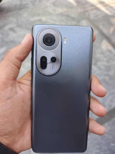 OPPO Reno11