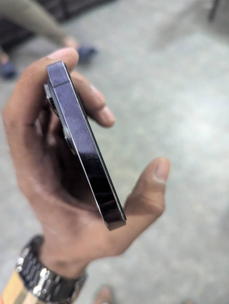 Apple iPhone 14 Pro Max 4