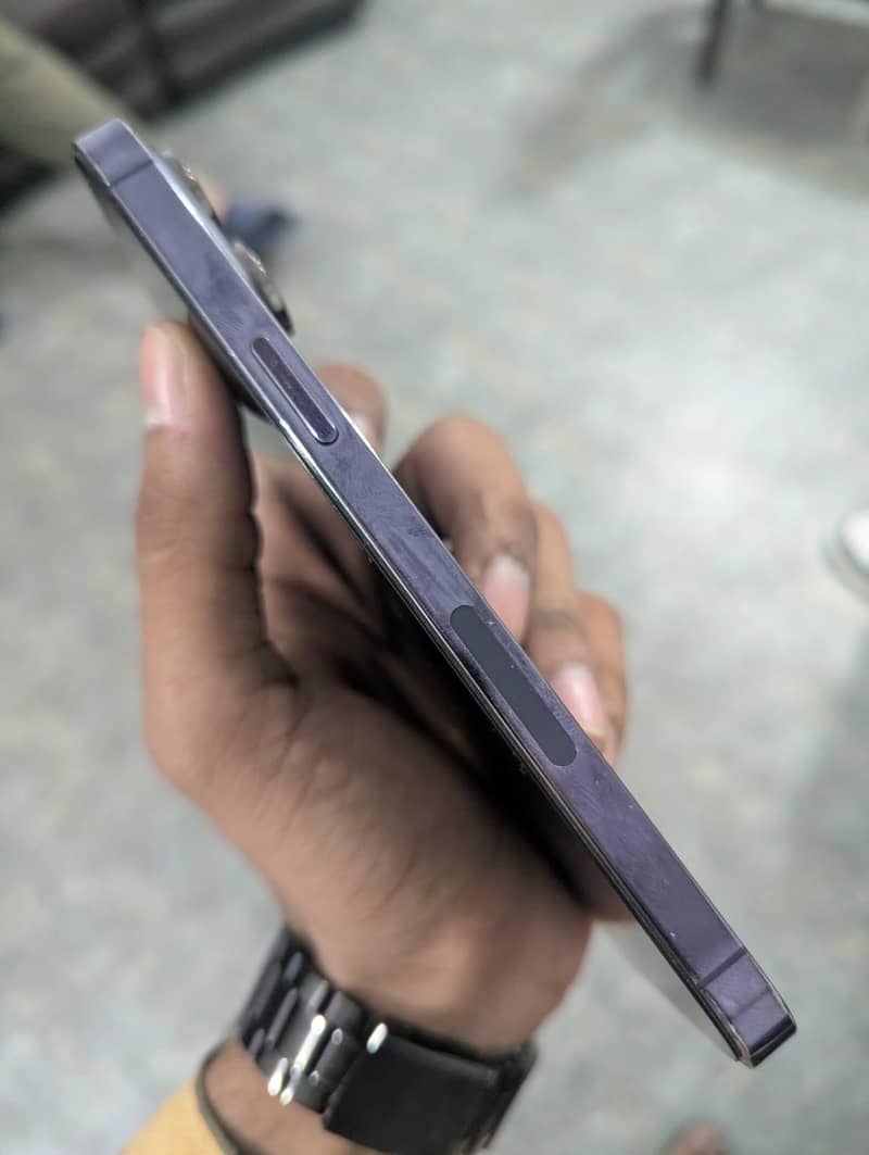 Apple iPhone 14 Pro Max 6