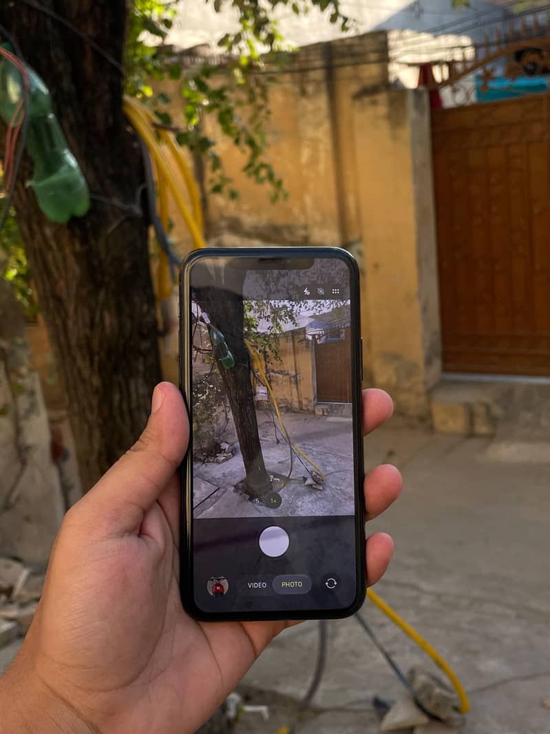 Apple iPhone 11 Pro 1