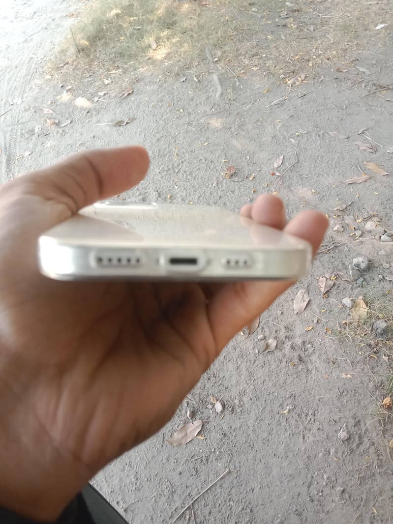 Apple iPhone 12 3