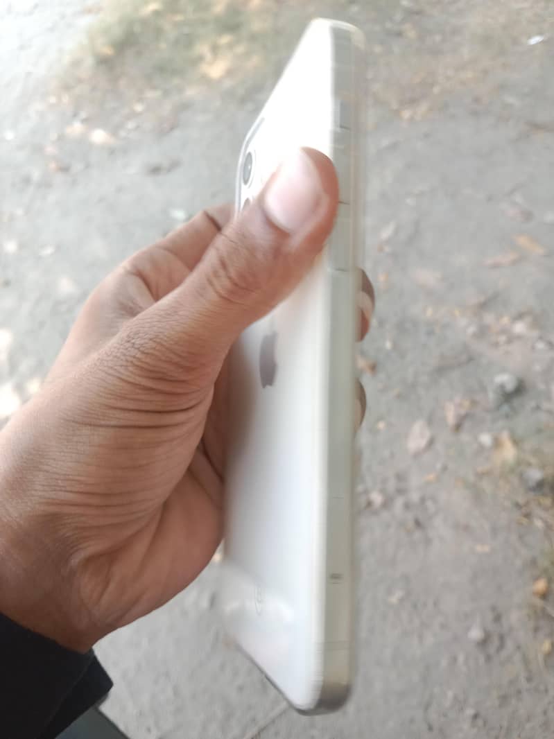 Apple iPhone 12 5