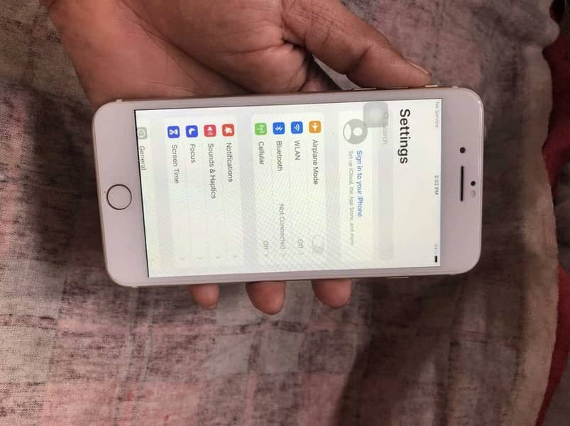 Apple iPhone 7 Plus 2