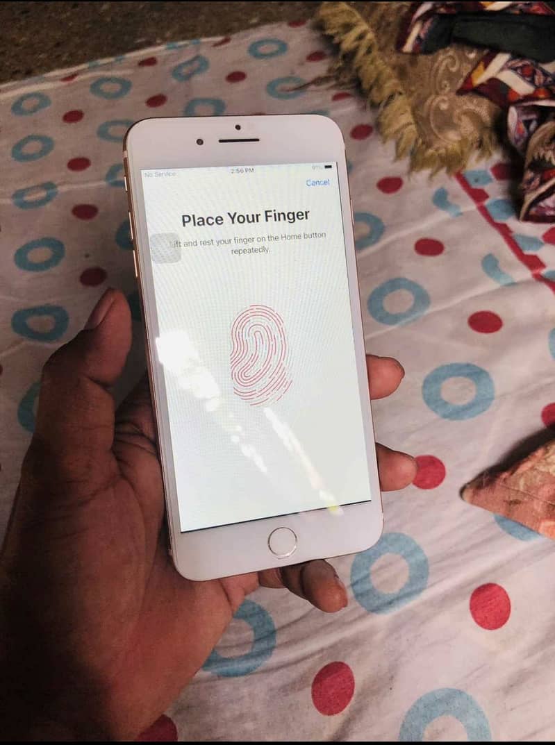 Apple iPhone 7 Plus 5