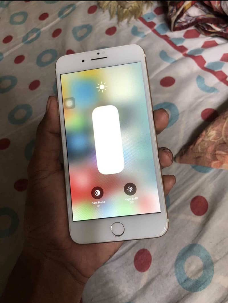 Apple iPhone 7 Plus 6