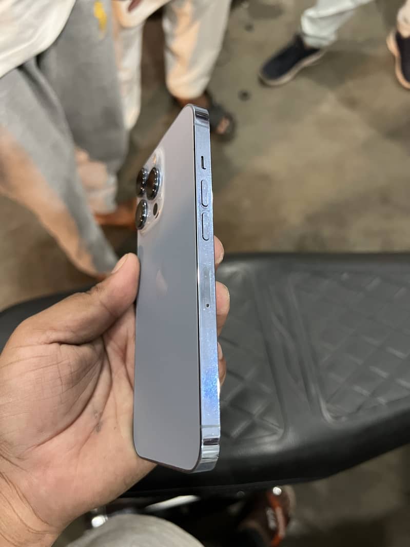 Apple iPhone 13 Pro 4