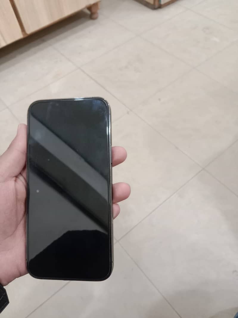 Apple iPhone 13 Pro Max 4