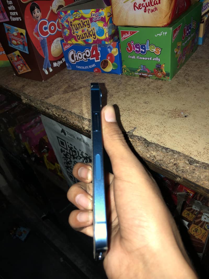 Apple iPhone 13 2