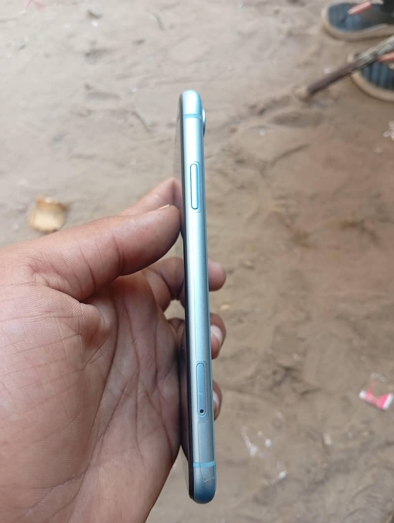 Apple iPhone XR 3