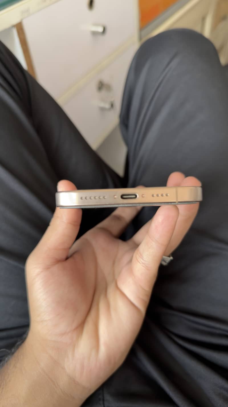Apple iPhone 16 Pro Max 5