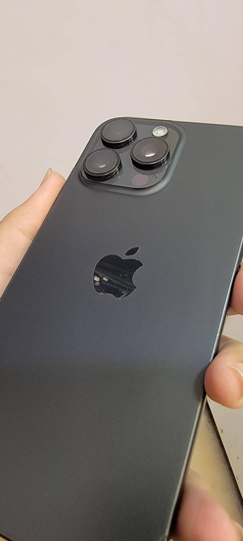 Apple iPhone 15 Pro Max 1