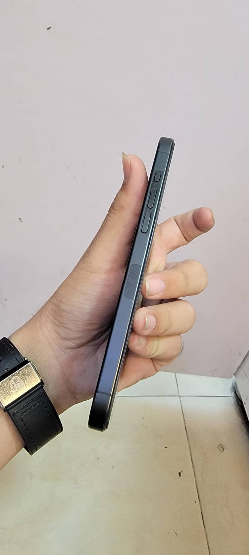 Apple iPhone 15 Pro Max 4