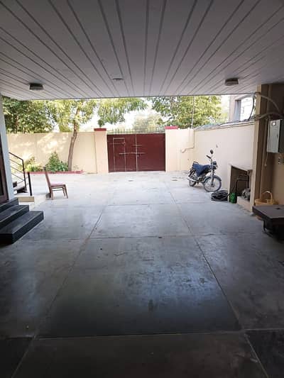Avail Yourself A Great 500 Square Yards House In DHA Phase 1