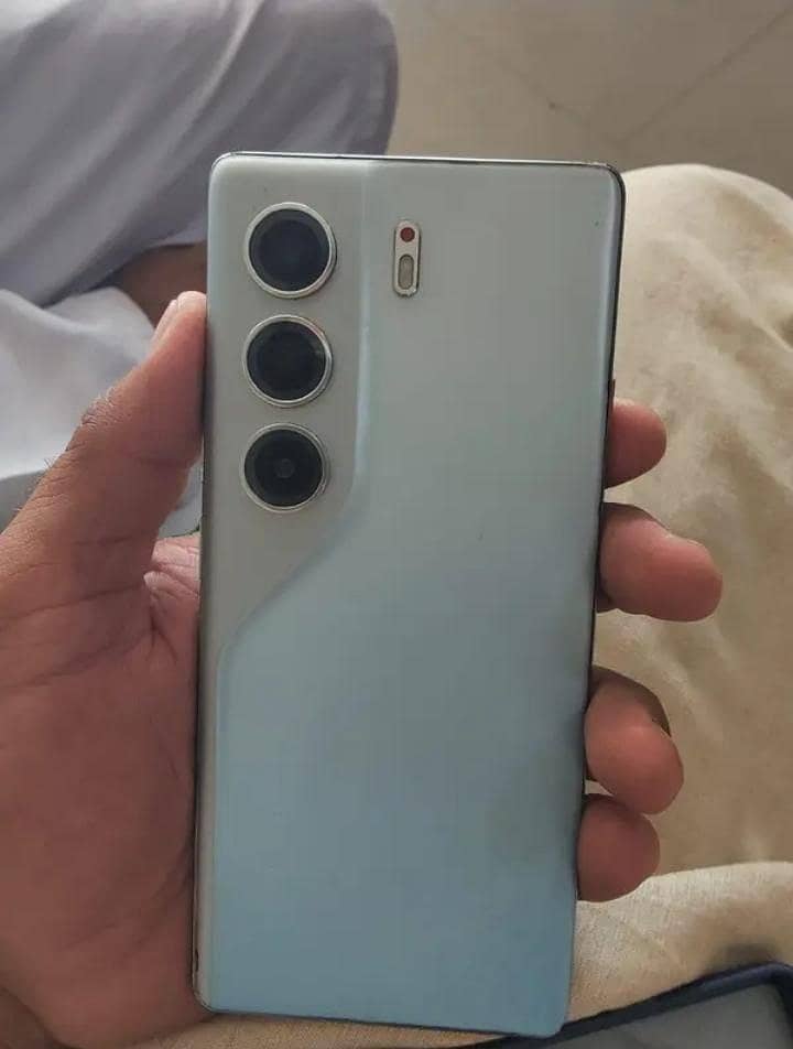 Tecno CAMON 40 Pro 2