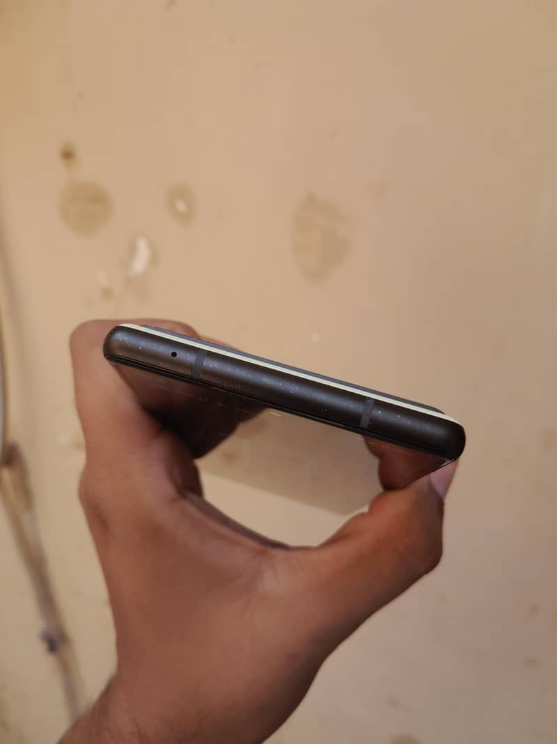 Google Pixel 6 4