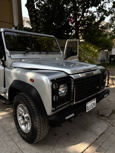 Land Rover Defender 2004