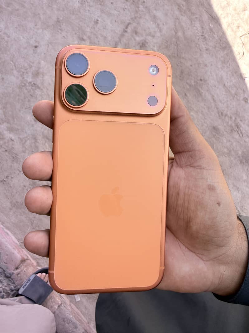 Apple iPhone 17 Pro Max 2