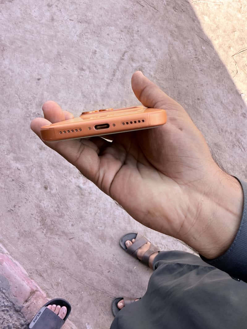 Apple iPhone 17 Pro Max 3