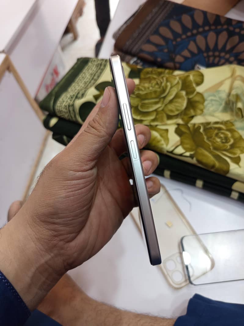 OPPO A6s 3
