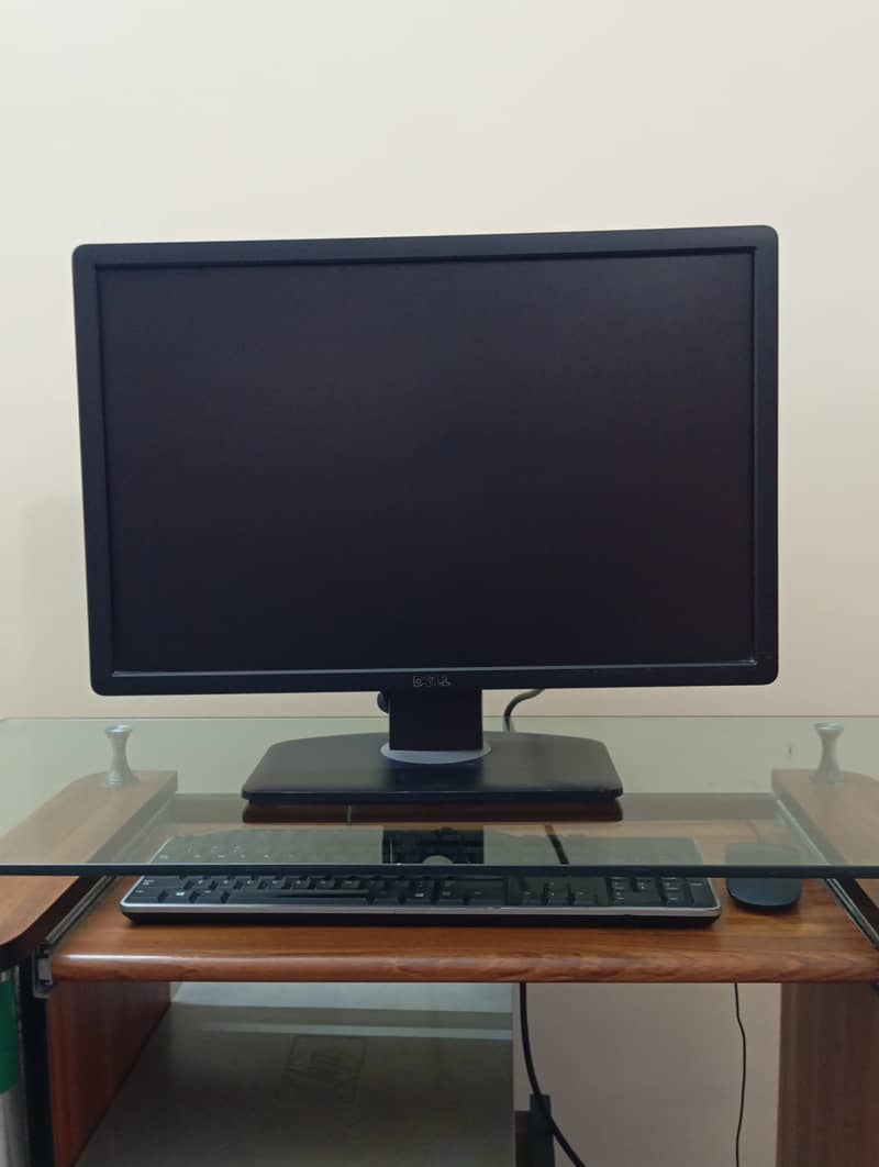 whole pc setup with trolley 2