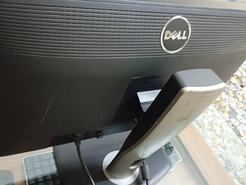 whole pc setup with trolley 8