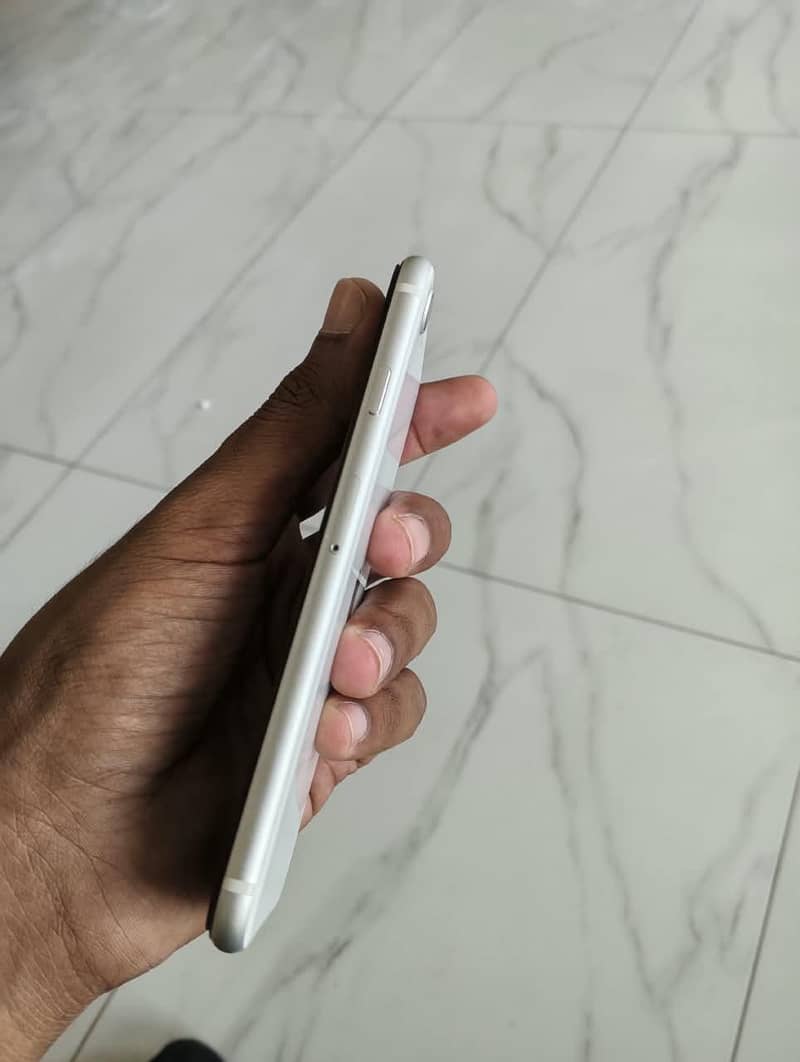 Apple iPhone SE 4