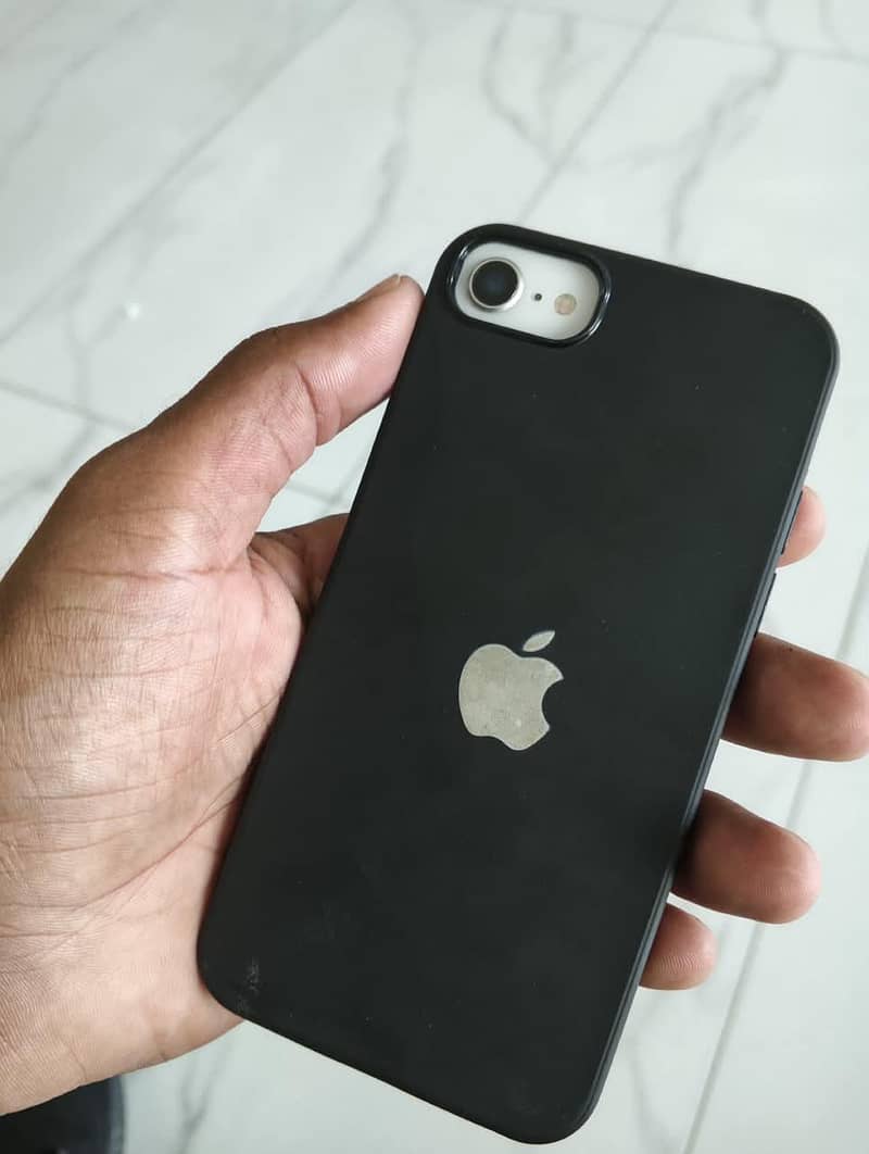 Apple iPhone SE 6