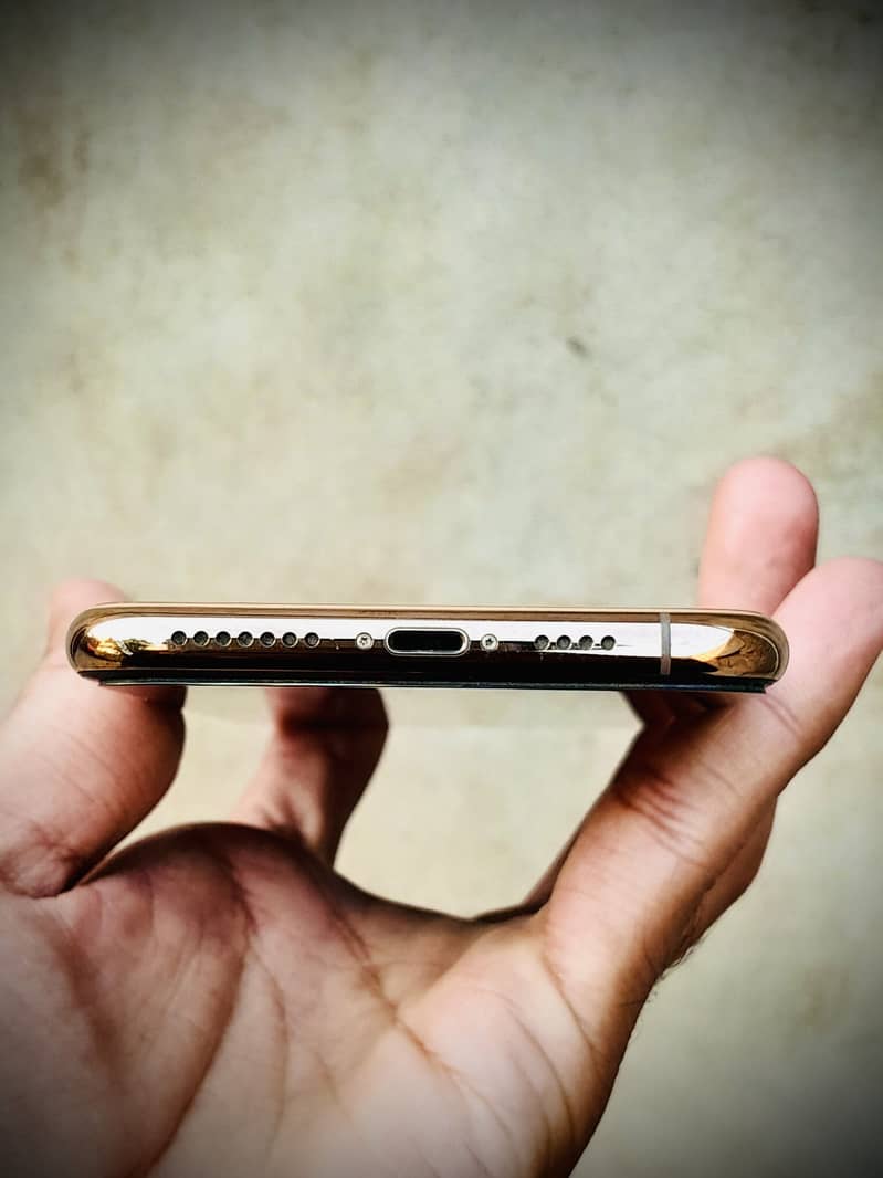 Apple iPhone 11 Pro Max 3