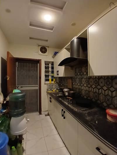 2 Bedroom Apartment TV Lonch Kitchen Daning Room