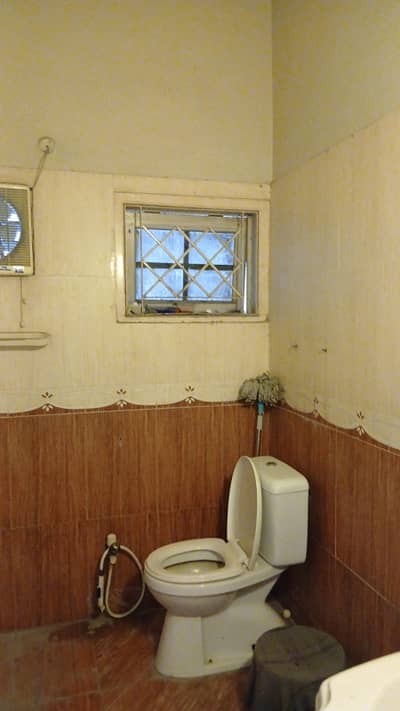 Well maintained Ground Portion is available for rent